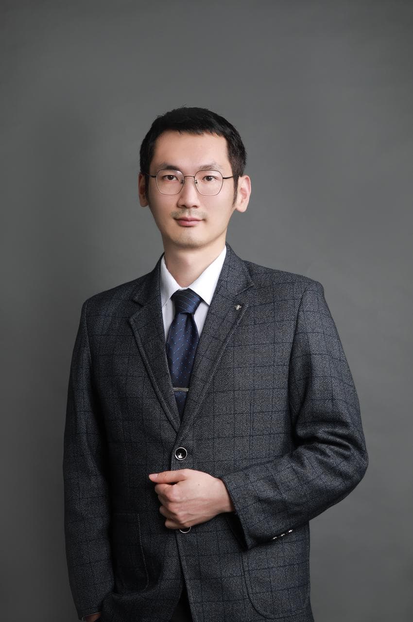 骆仁童|数字化转型与 AI 商业应用专家